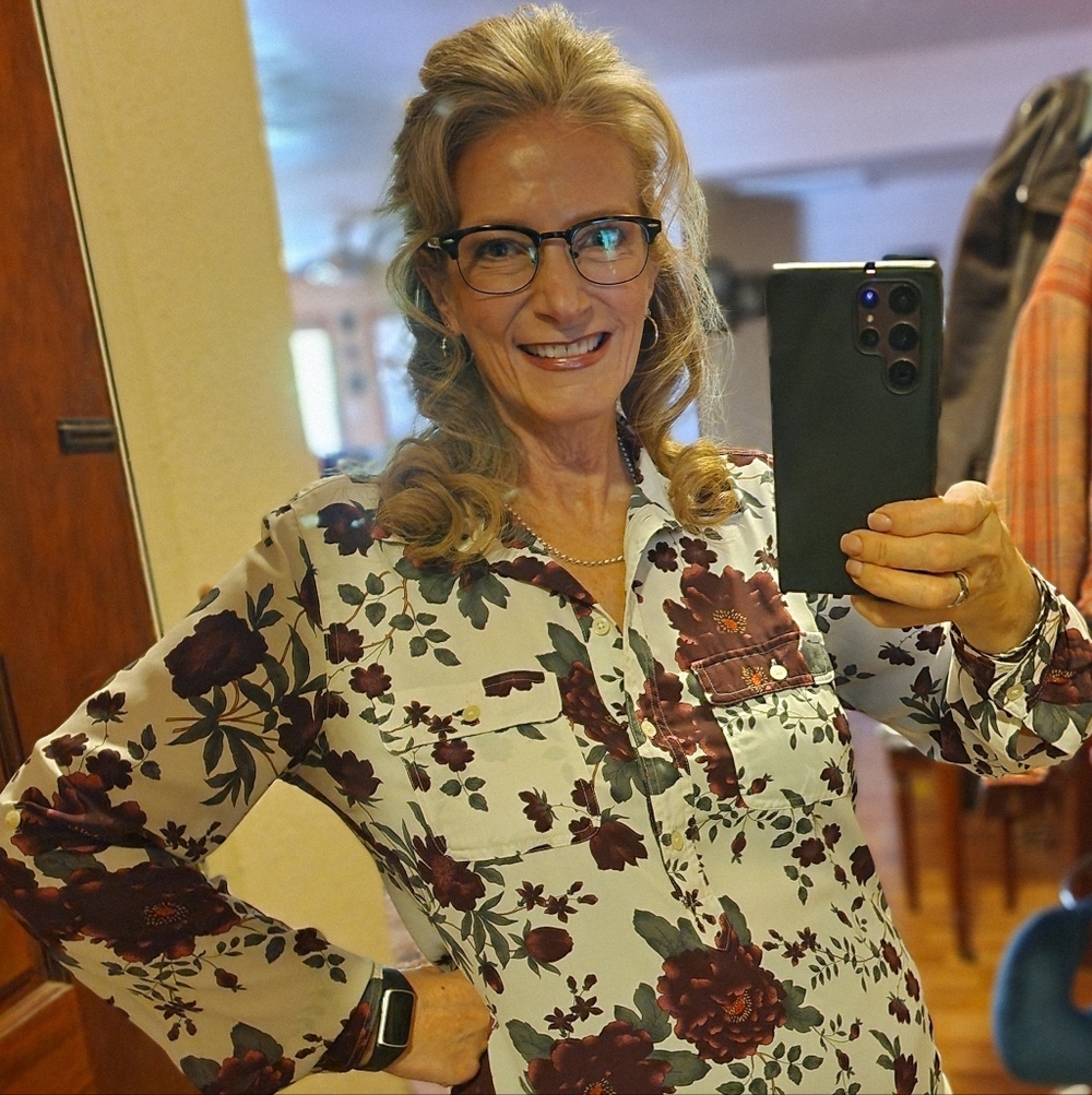 Meet your Posher, Laura